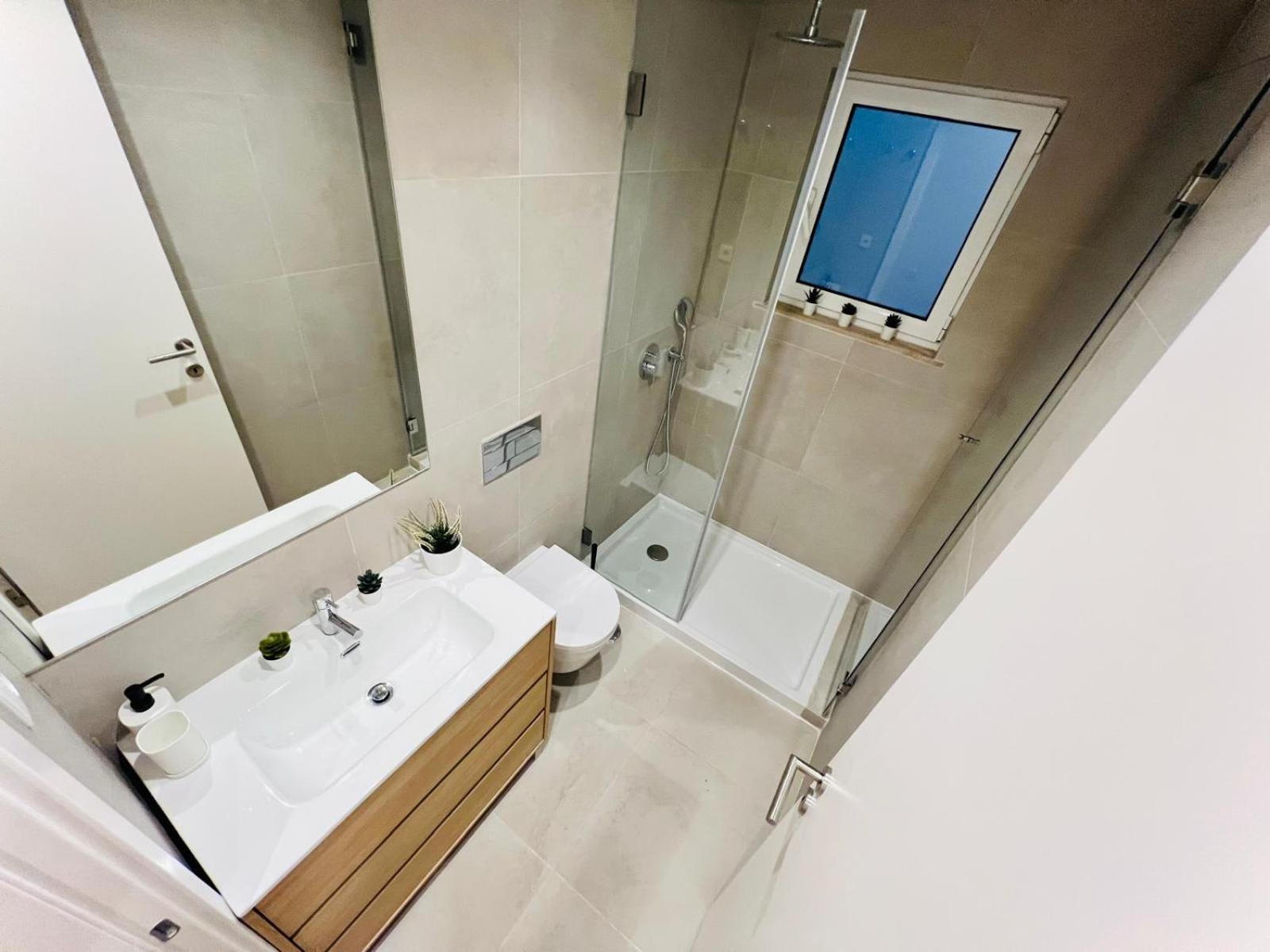 Luxury Rooms, Location For Tourists Hostal Lisboa